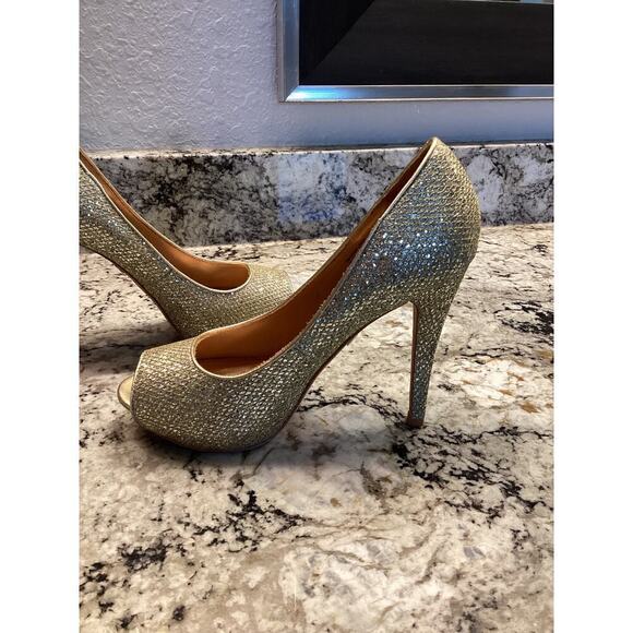Badgley Mischka Humbie peep toe Pump  7.5 Gold Glitter Platfrom Heels Slip on - Picture 12 of 14